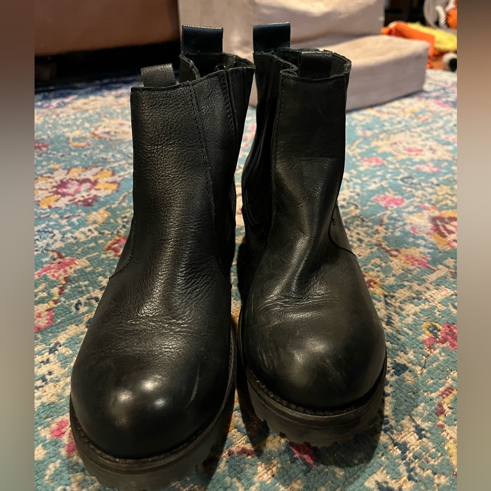 Coolway black Chelsea boots. Faux leather